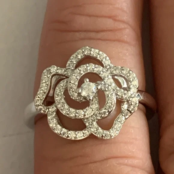 Brilliant White Sapphire Open Floral Sterling silver 925 Ring Size 7 - Picture 3 of 10